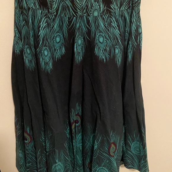 H&M Peacock skirt, Women’s 4, EUC, Forest green w/multi green feathers, side zip - Picture 3 of 6